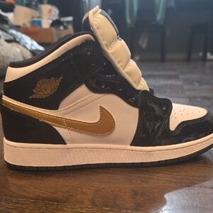 Jordan Kids Sneakers Black and Gold- Need Laces-size 7- Brand New Never Used